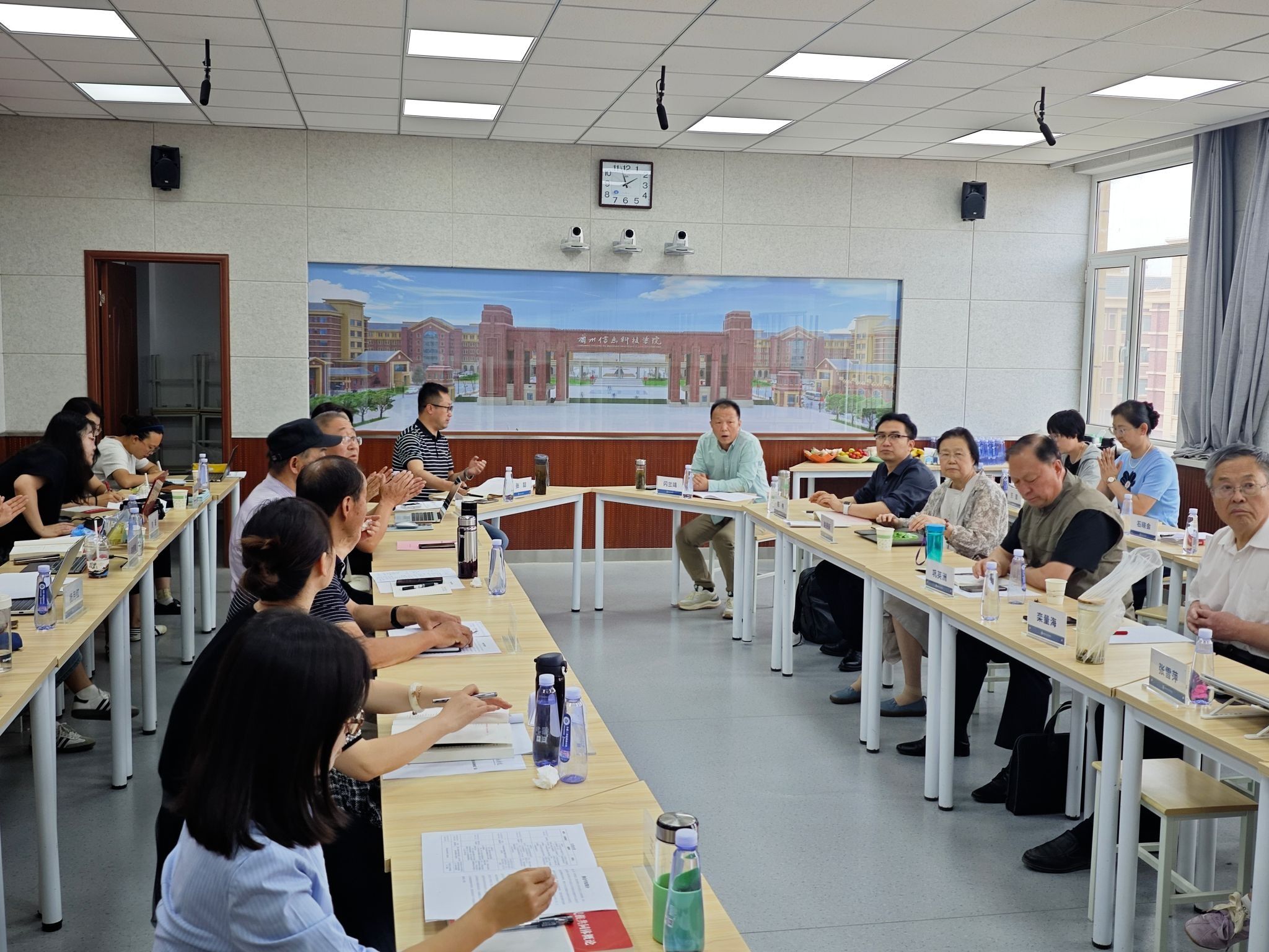 bat365在线中国官网登录入口马克思主义学院举办“第五届学术沙龙”