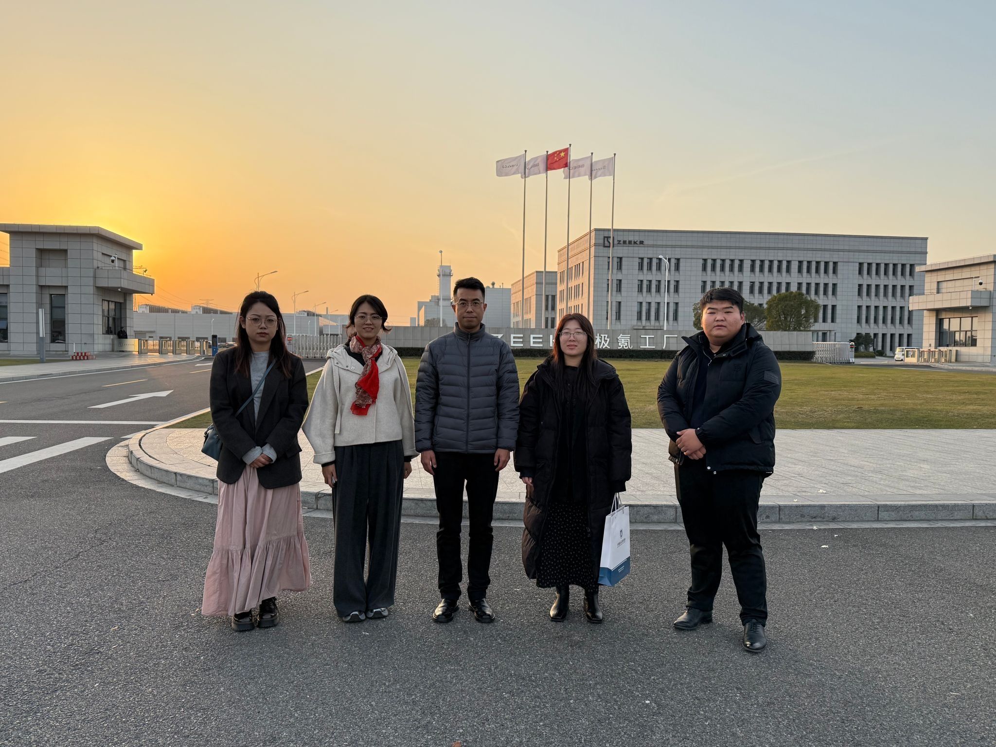 bat365在线中国官网登录入口赴浙江“拓企访友”：开辟就业新渠道，凝聚校友促发展