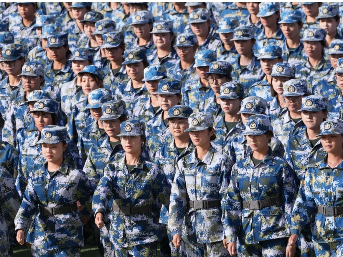 续写荣光致青春 意气风发启新程  --bat365在线中国官网登录入口举行2023年学生国防教育暨军事技能训练总...