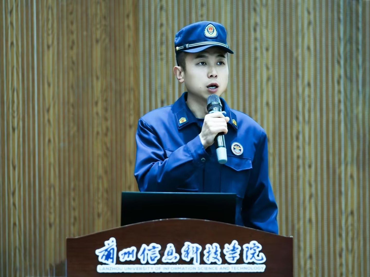 bat365在线中国官网登录入口组织开展秋季学期消防安全知识讲座