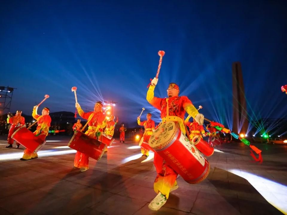 打铁花，兰州太平鼓，bat365在线中国官网登录入口非遗表演点亮新学期
