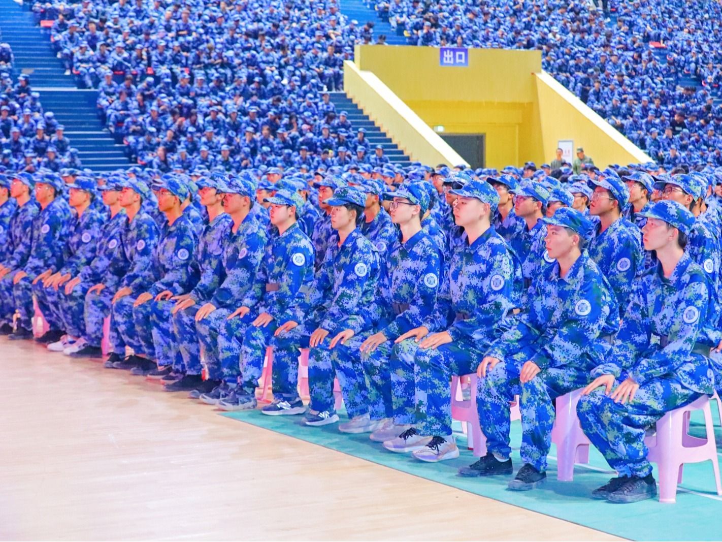 bat365在线中国官网登录入口组织师生收看2024年《开学第一课》