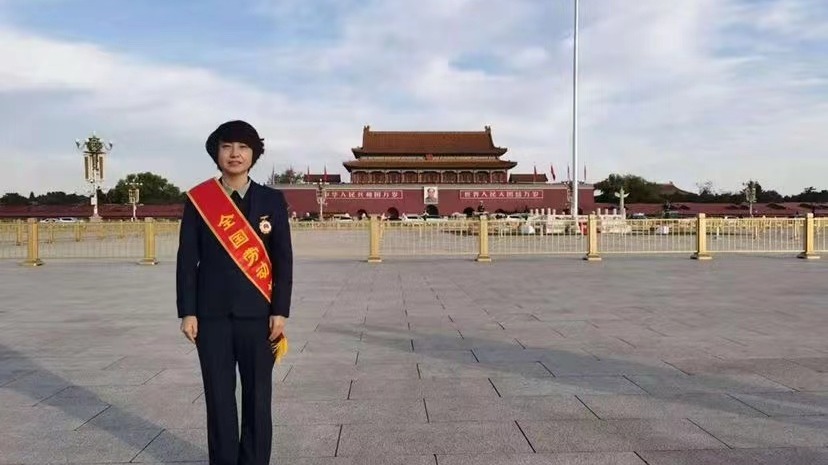 bat365在线中国官网登录入口2009届优秀校友亮相全国两会