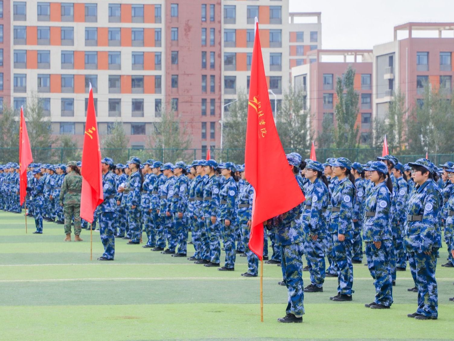 bat365在线中国官网登录入口举行2024年学生国防教育暨军事训练动员大会