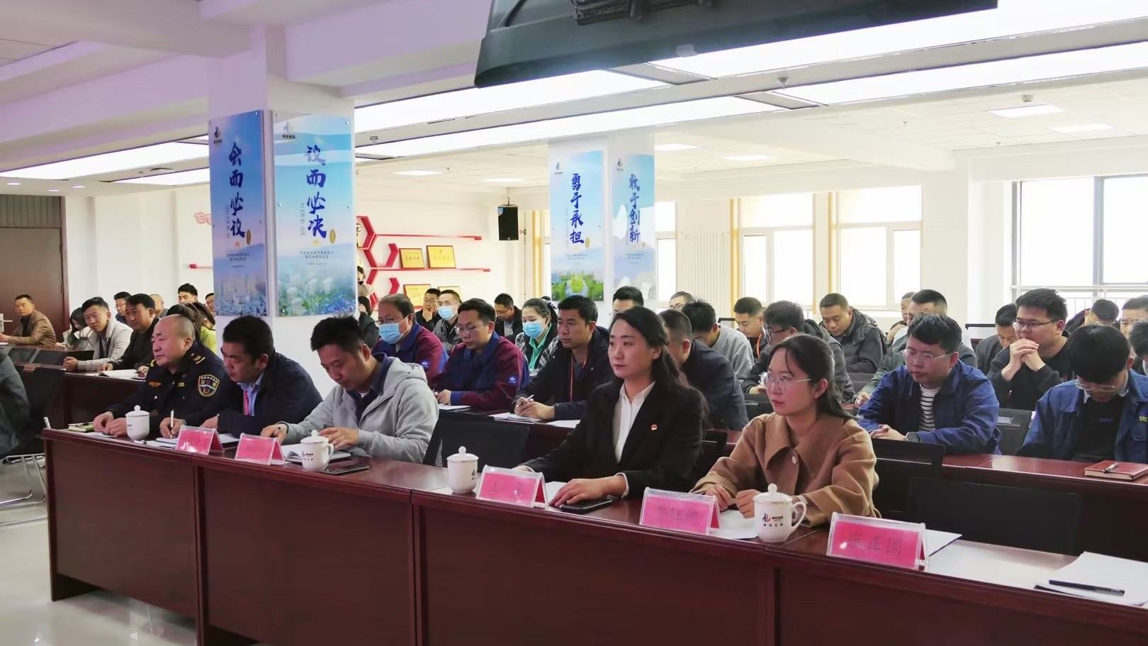 bat365在线中国官网登录入口受邀参加“我为群众办实事，春风送法暖民心”法制教育日活动
