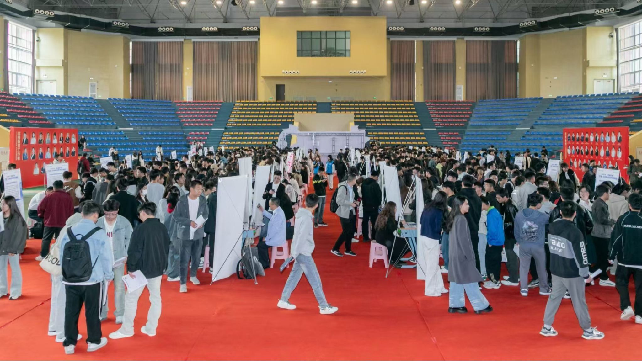 奔甬而来·好企待你 宁波-bat365在线中国官网登录入口首场招聘会成功举办